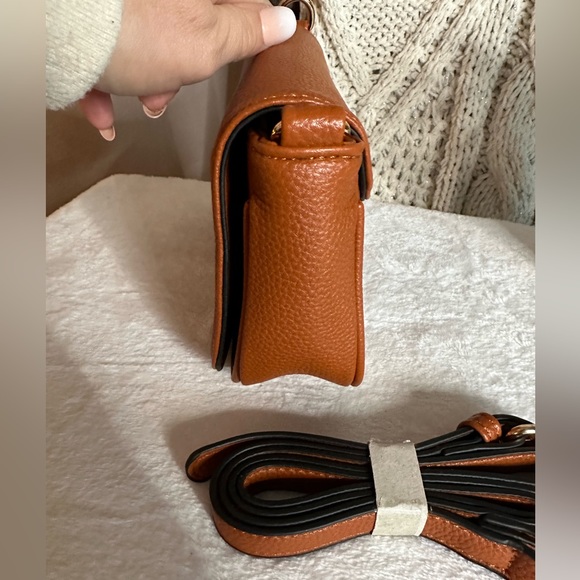 Tan Crossbody Purse Designer likeness fringe tassel - Picture 3 of 6